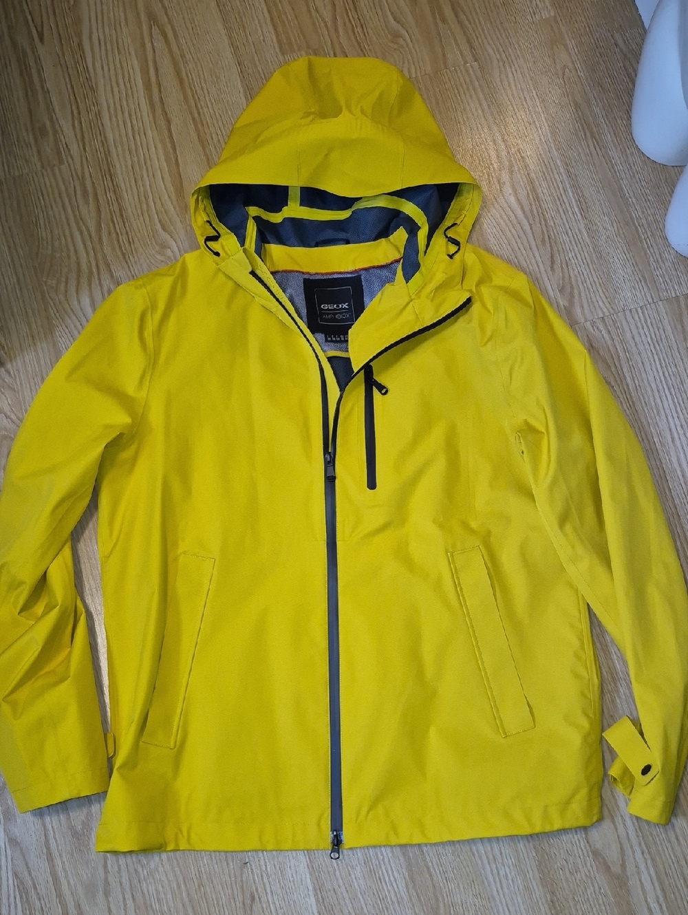 Geox Men's Respira Amphibiox Bright Yellow Hooded Raincoat..size 46..like New